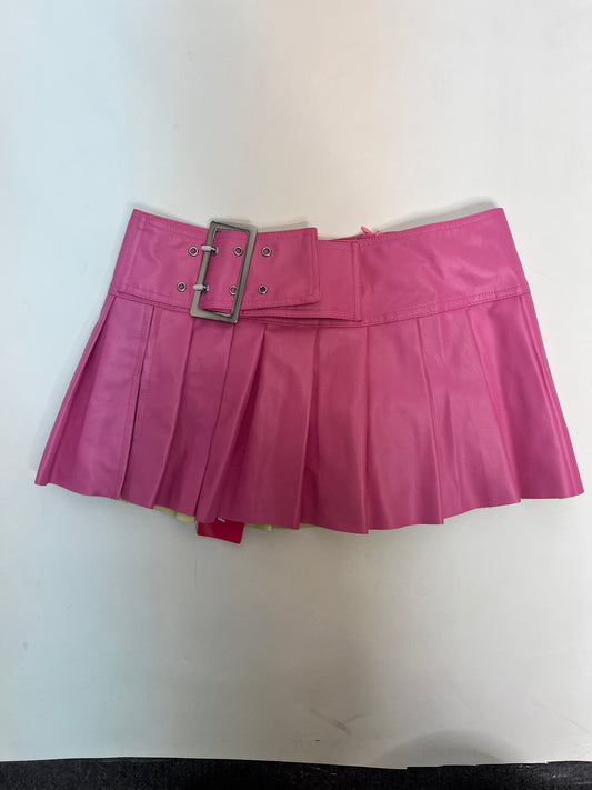 pink belted slit skirt