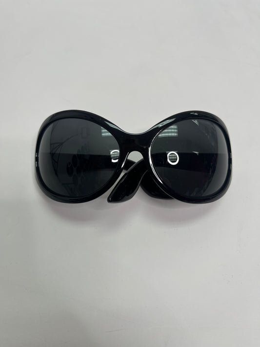 oval sunglasses